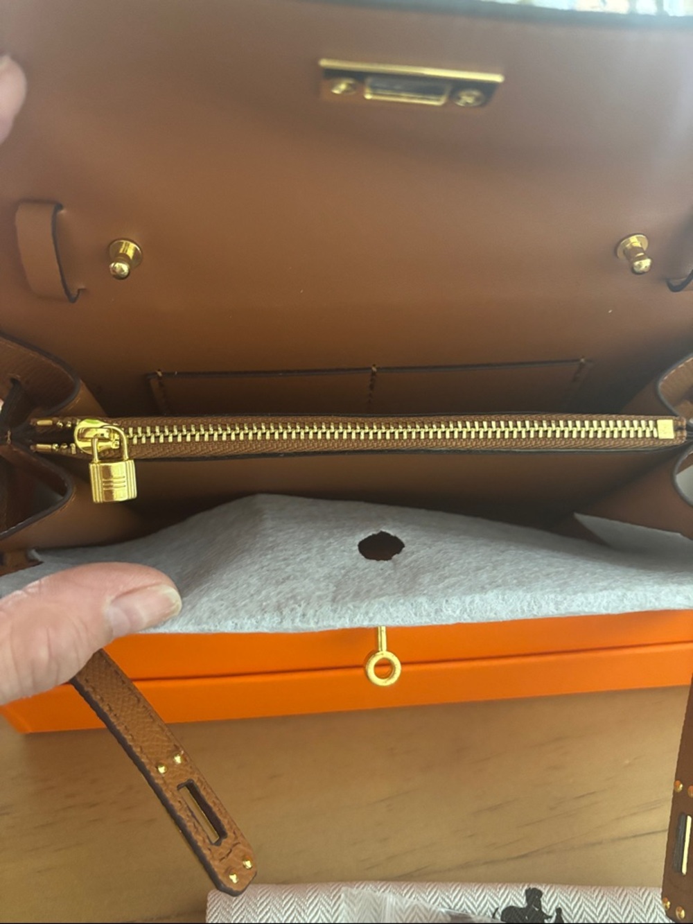 Brown Leather Wallet bag/with strap - Picture 4 of 8